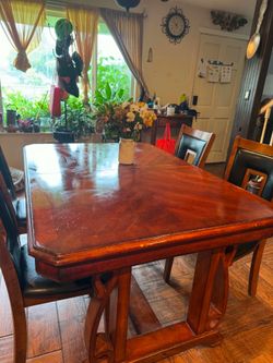Dinning table and 4 chairs
