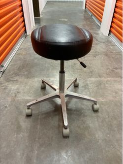Pedico Rolling Stool
