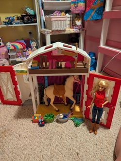 Barbie Barn