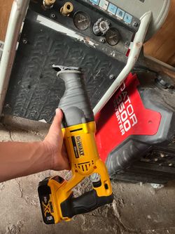 DeWalt Saw