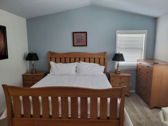 Bedroom furniture set King-size