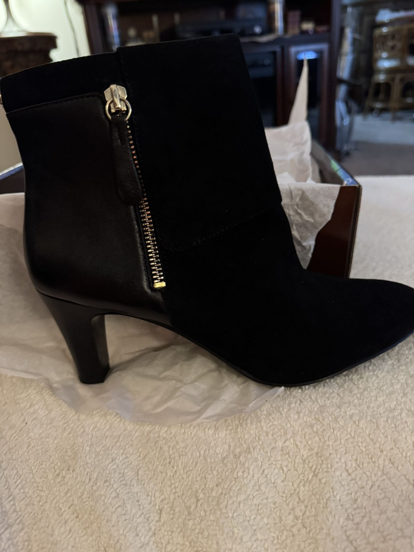 New Black Suede Bandolino Boots 8 1/2 M