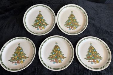 5 Vintage Christmas Salad Plates