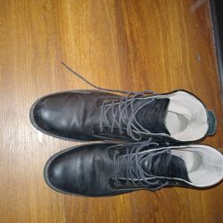 Men Shoes.