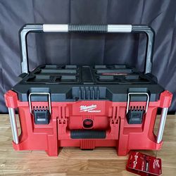 Milwaukee PACKOUT 22 in. Large Portable Tool Box