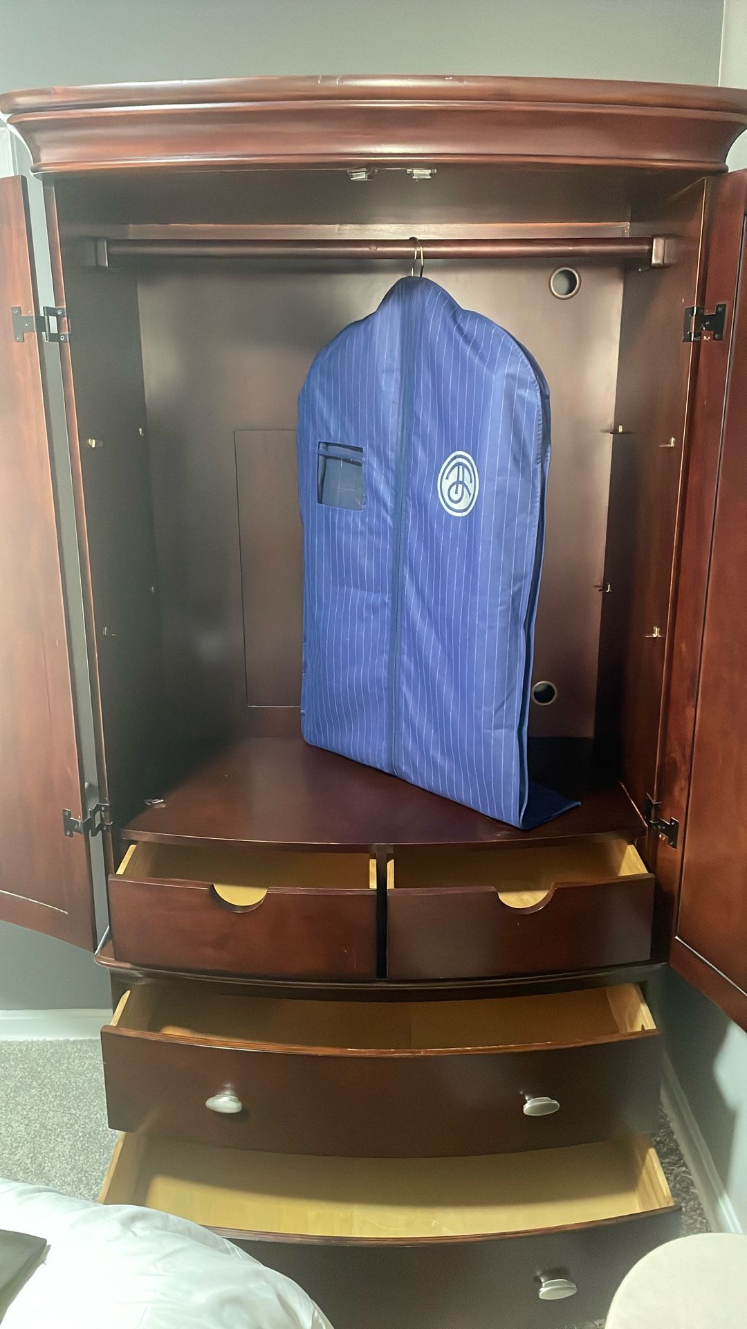 Dresser Cabinet / Armoire