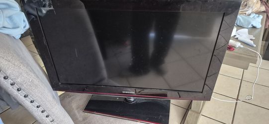 Samsung 32-inch LCD HDTV
