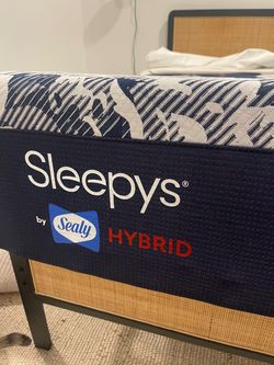 Sleepys hybrid mattress queen size. Purchased for 1000 , selling for 550