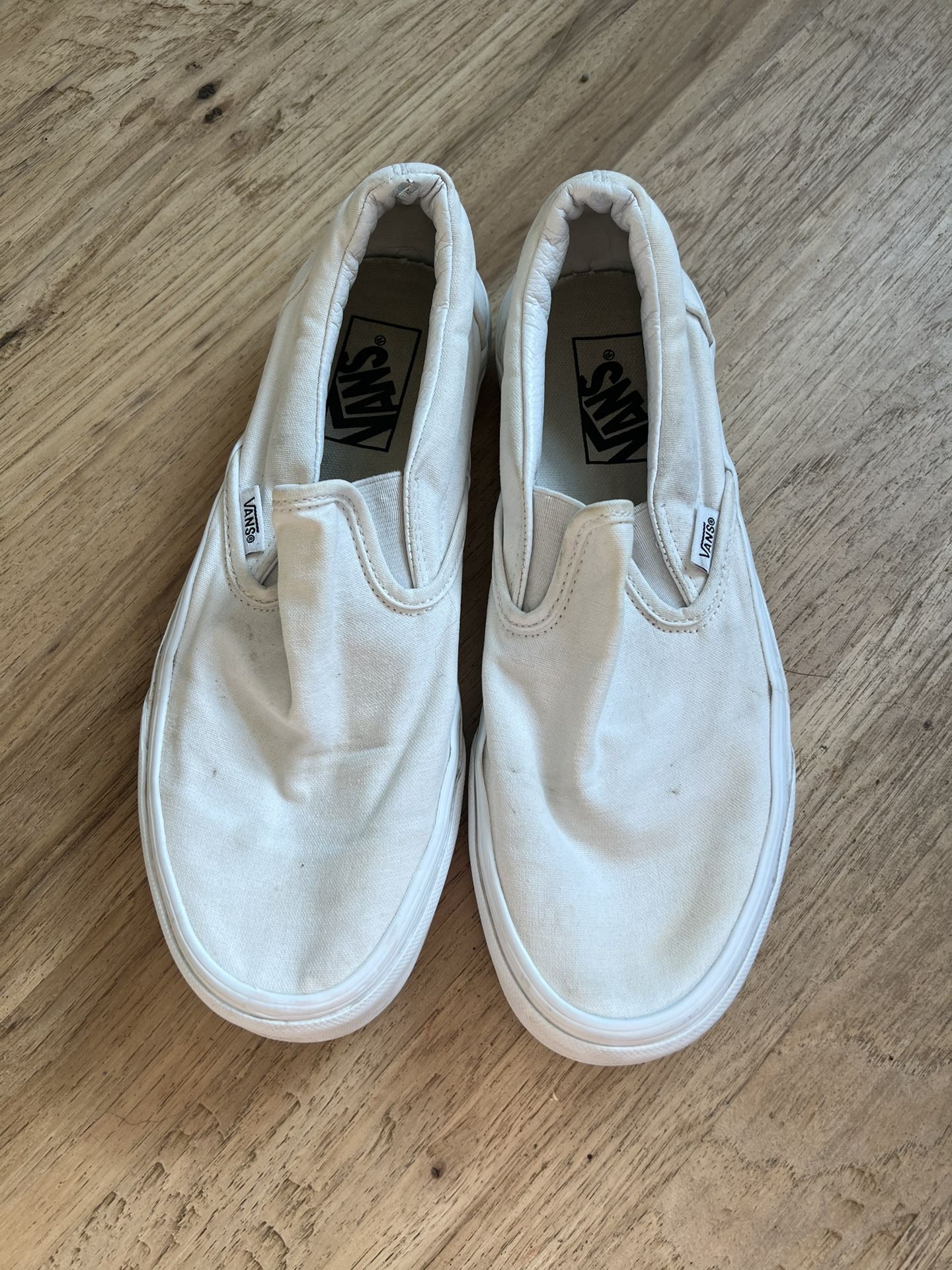 🦋White Vans ~ Size 9