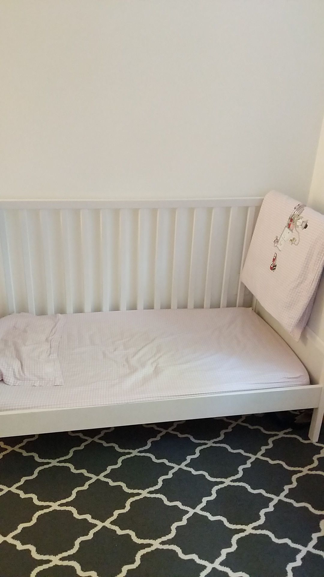 Excellent condition, Baby and toddler bed . Ikea