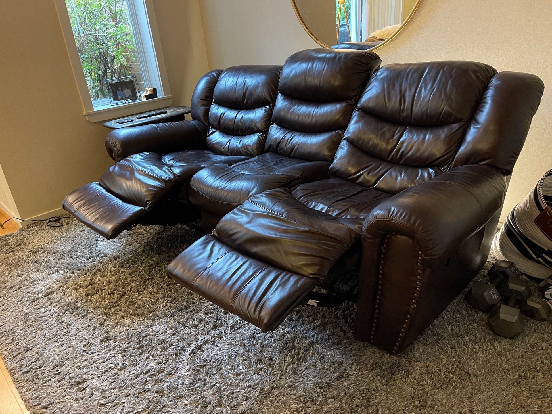 Couch w 2 Recliners. Leather