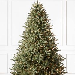 Balsam Hill Classic Blue Spruce 7.5’ Christmas Tree — Like New!