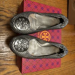 Silver Tory Burch Flats Metallic Size 9