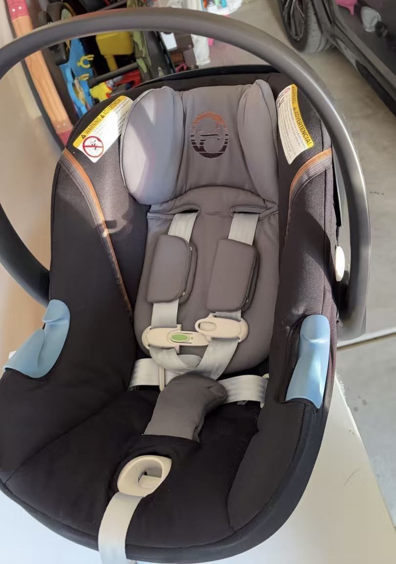 Cybex Aton M Infant Car Seat With Base-Original $399