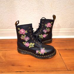 Dr Martens Women's Size 8