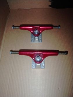 Thunder Skateboard Trucks Size 8.5