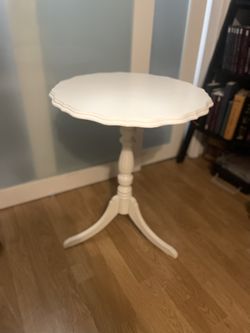 Beautiful Unique Pedestal Table - White