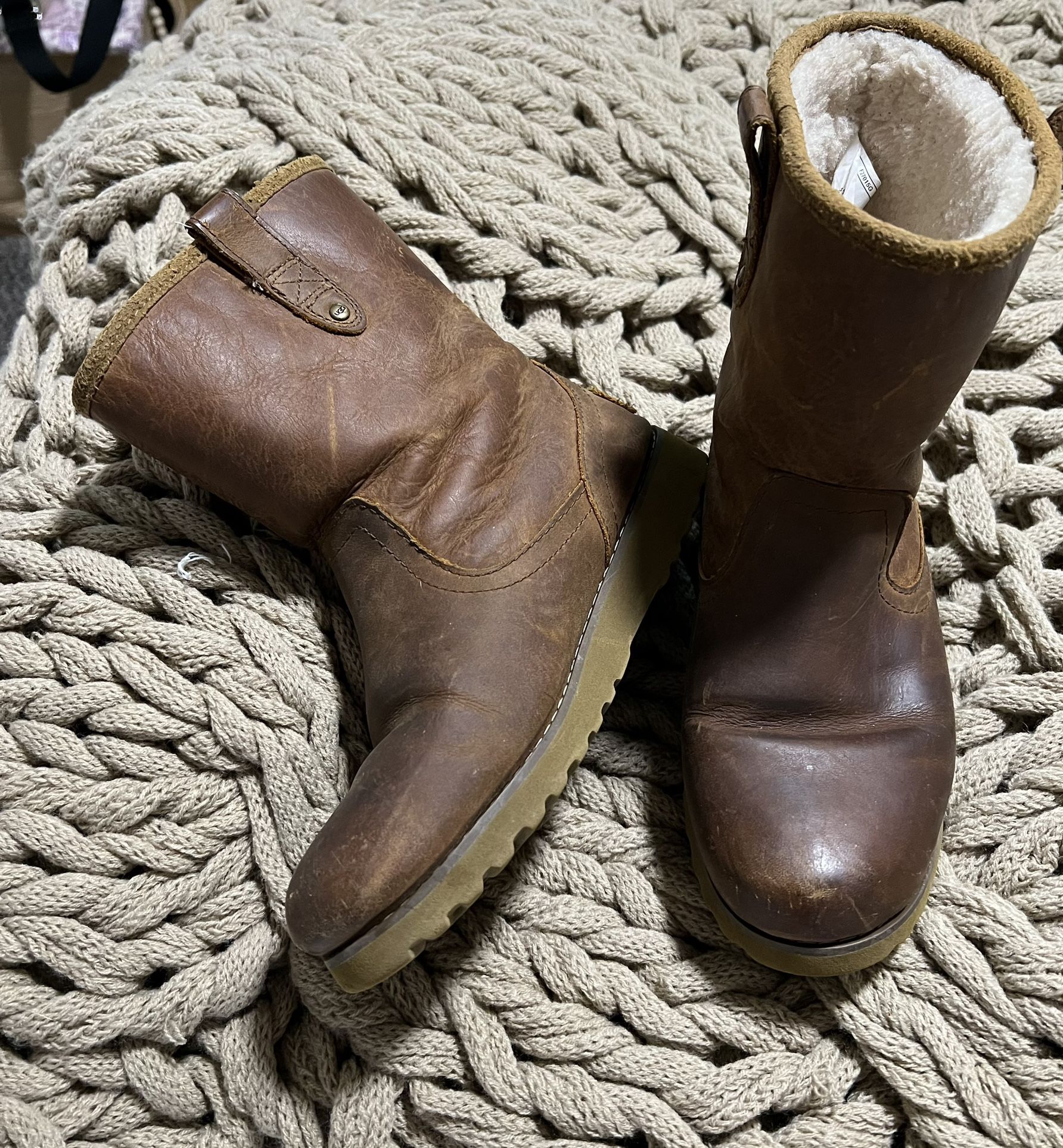 Ugg Ankle Boots REDWOOD Chestnut Leather