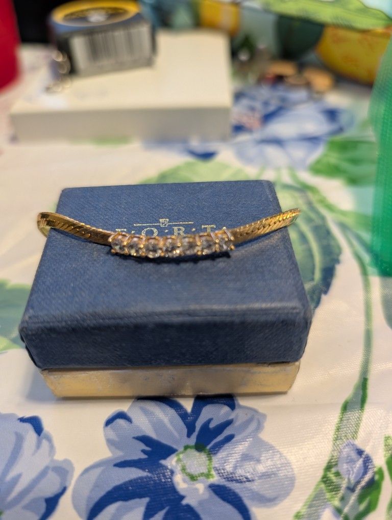 Gold tone Bracelet With Cz Diamonds