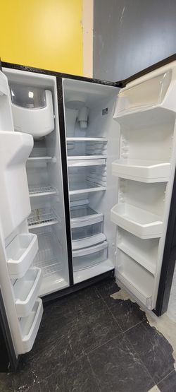 Black Side By Side Cooling And Freezing With Warranty Take It Home 🏡 Today 🚚 Delivery Available Fee depends On Address 