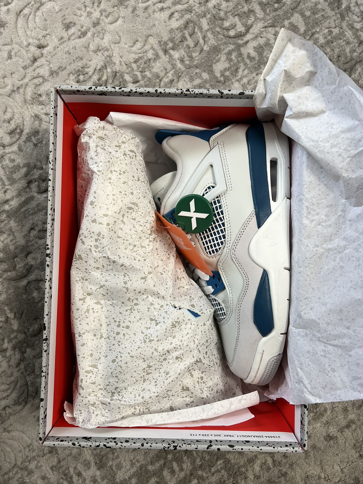 BRAND NEW AIR JORDAN 4 MILITARY BLUE SIZE 7Y