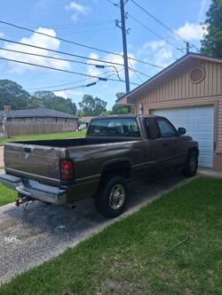 Dodge ram 2500 , runs and drives