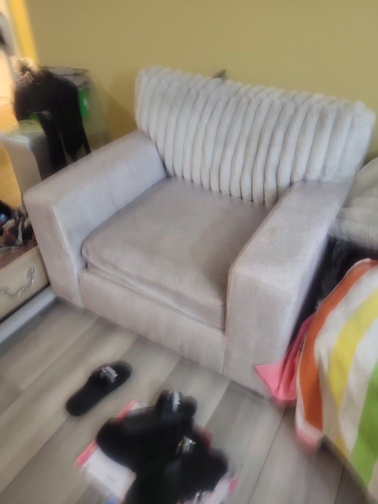 Bobs Furniture LIVING ROOM 