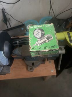 Gas pressure gage
