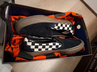 VANS NEW $45