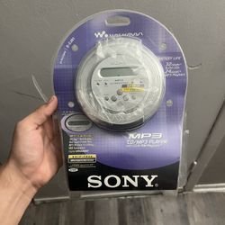 Vintage Sony D-CJ01 Portable CD Walkman MP3 Player Silver 2001
