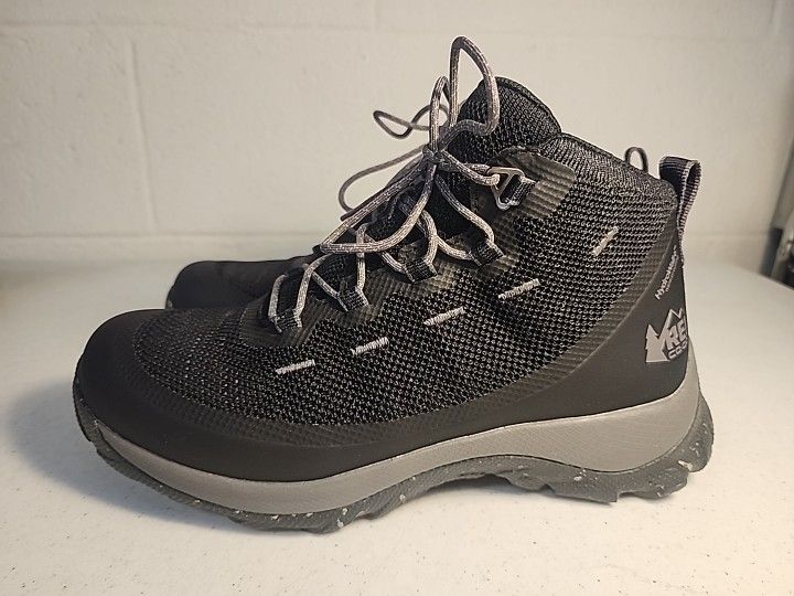 REI CoOp Women's Hiking Boots Size 8 NEW