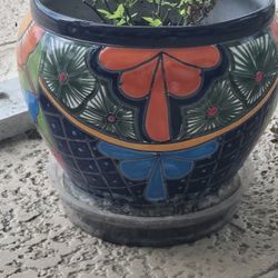 3 Medium Ceramic Pots With 2 Tiled Stands