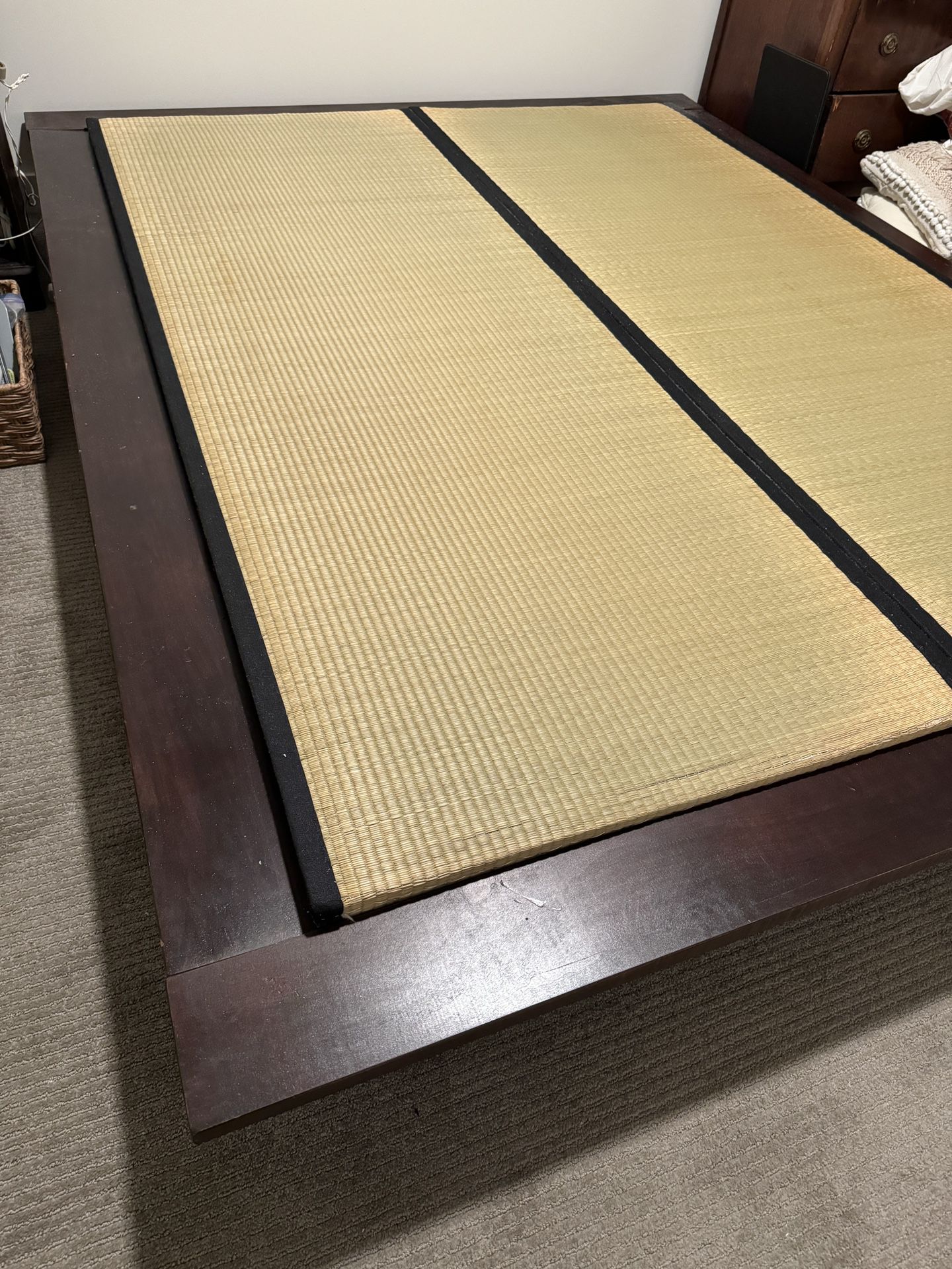Today only🎉🎉Platform Queen Bed Frame with Tatami Mats 