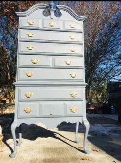 Grey & Gold Chest Of Drawers 