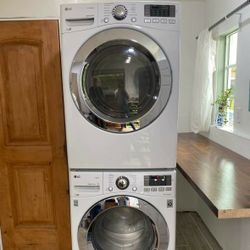 LG Washer And Gas Dryer Laundry Set 