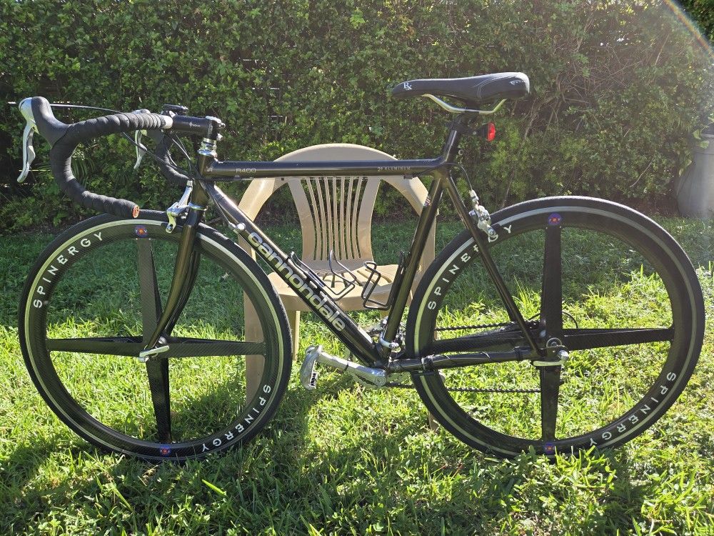 Vintage CANNONDALE R400 Pro Series 2.8 Aluminum frame with Spinergy carbon composite wheels