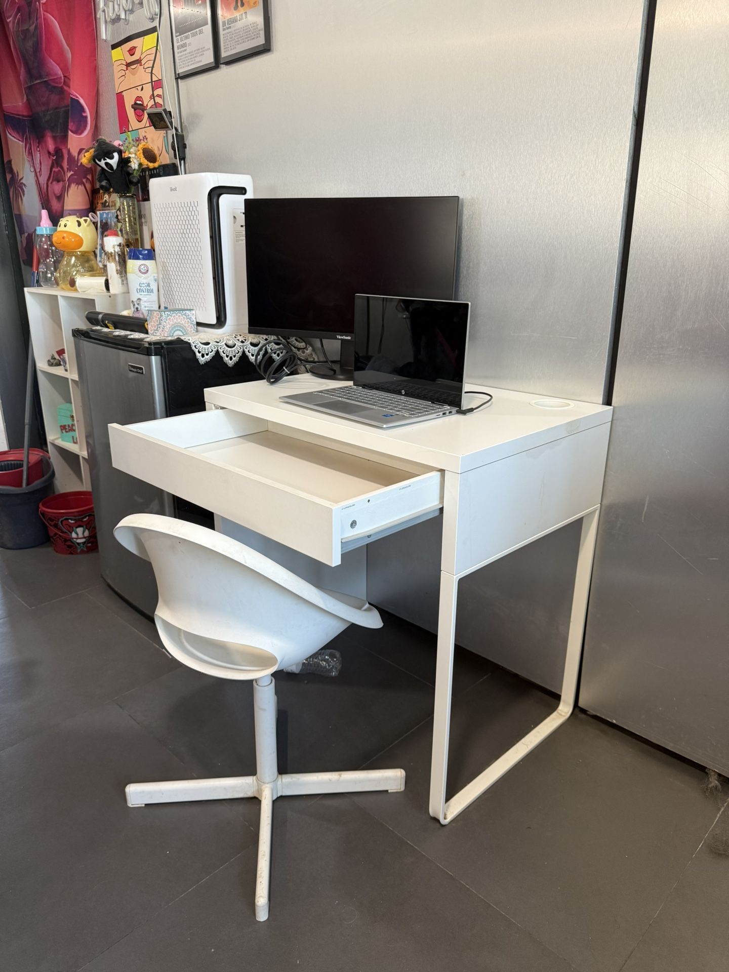 IKEA MICKE white Desk With Chair