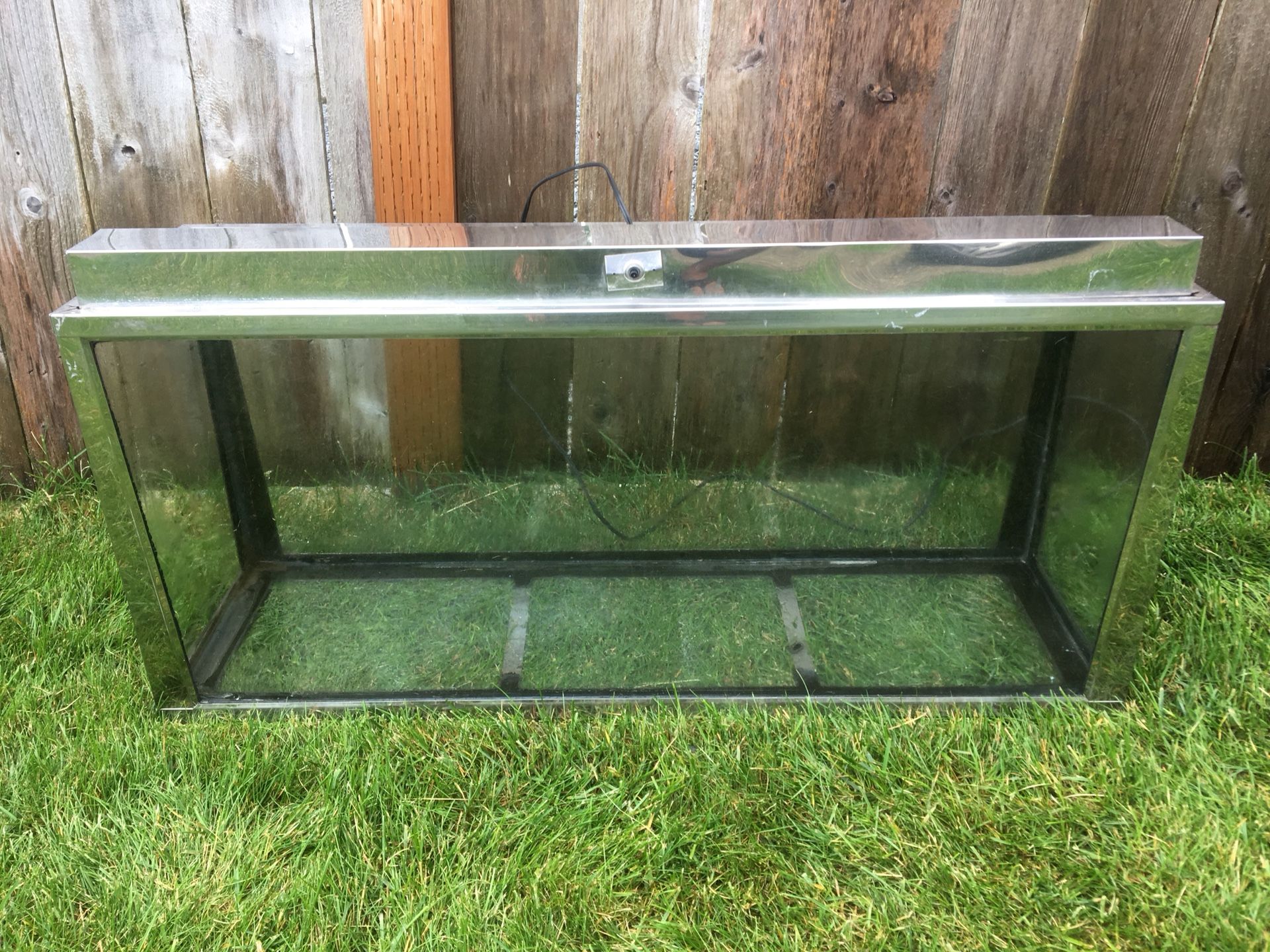Vintage 29g MetaFrame Deluxe Chrome Aquarium