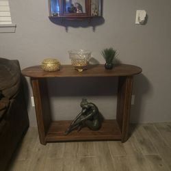 Beautiful wood entry table $150 Or Best Offer