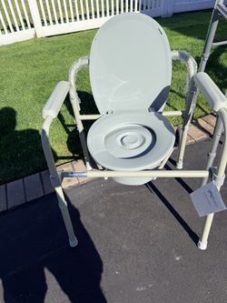Portable toilet