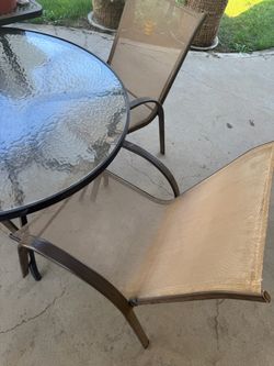 Outdoor patio table