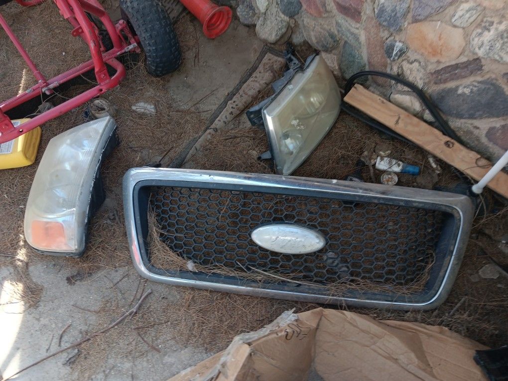 Ford F150 GRILL & HEADLIGHTS