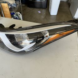 Head Lights 2015 Hyuandi Elantra