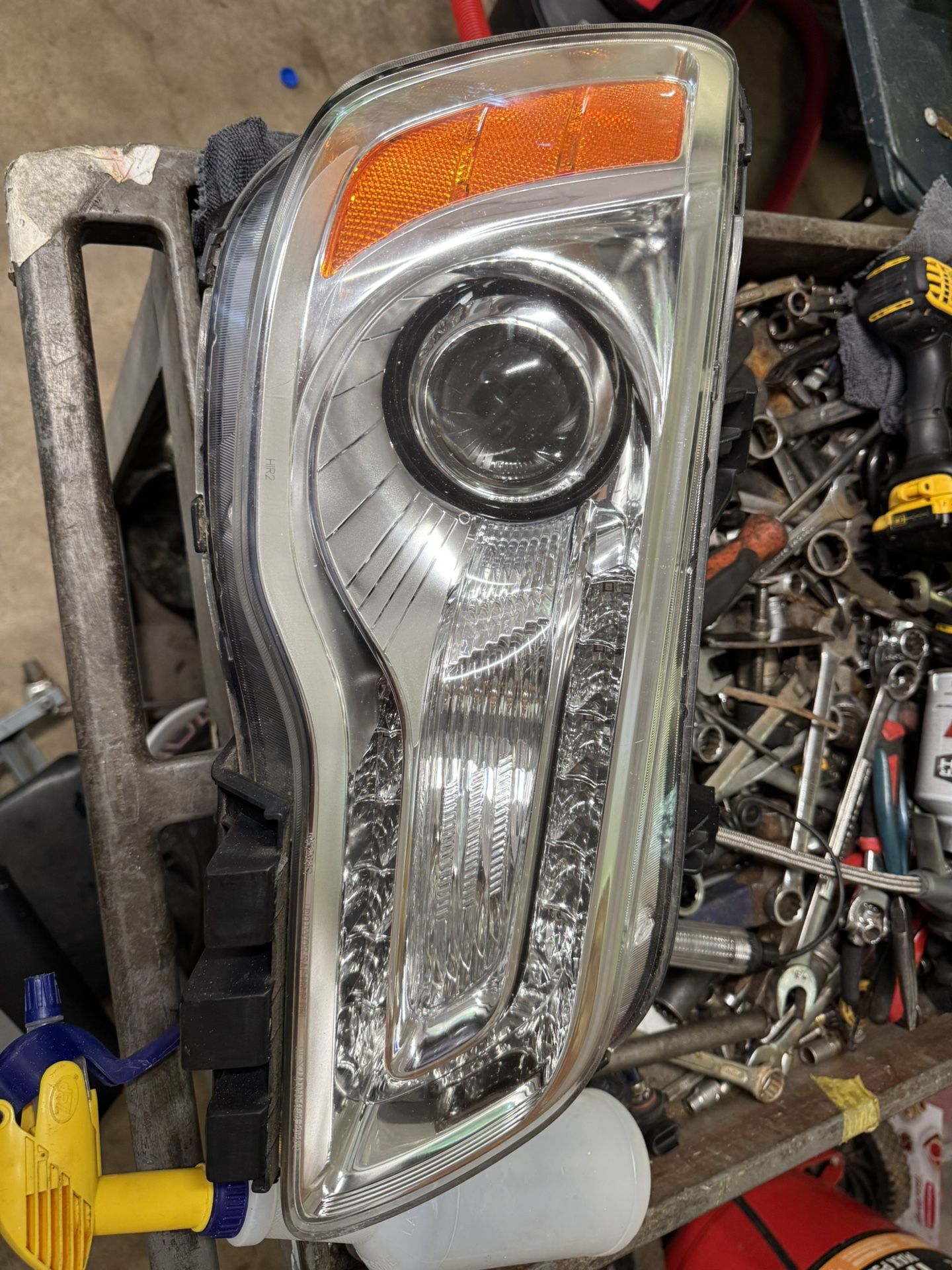 Chrysler 300 Headlight