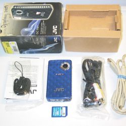 JVC Picsio GC-FM1 1080p HD Video compact Camcorder 8MP Still Camera 2GB SD Card WIN/MAC