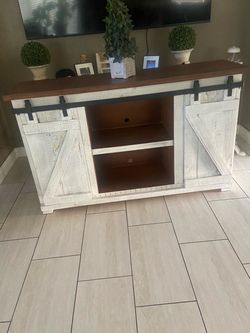 Farmhouse Barn Door TV Stand Console