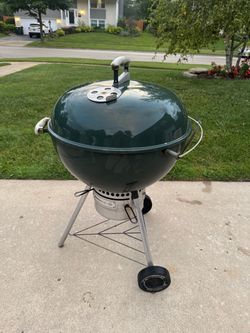 Weber 22 in. Original Kettle Premium Charcoal Grill Green