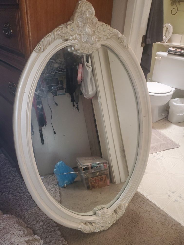 Oval mirror