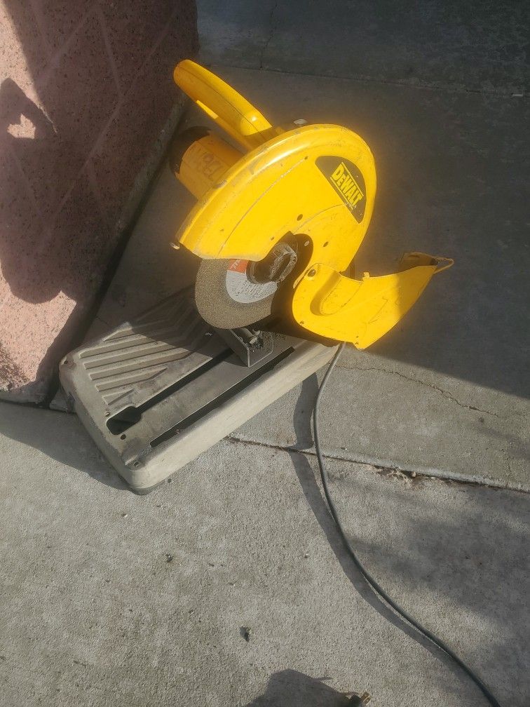 Dewalt Saw