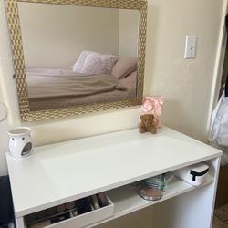 Vanity - desk & Mirror 